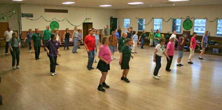 7990Dancers